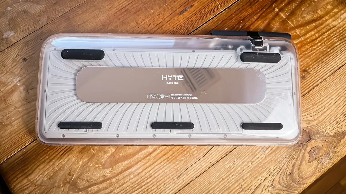 Đánh giá Hyte Keeb TKL: Thiết kế thẩm mỹ độc đáo và công tắc siêu mượt 14 Hyte Keeb TKL 3