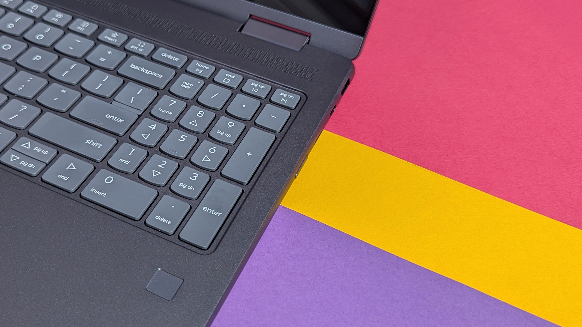 Laptop co ban phim so