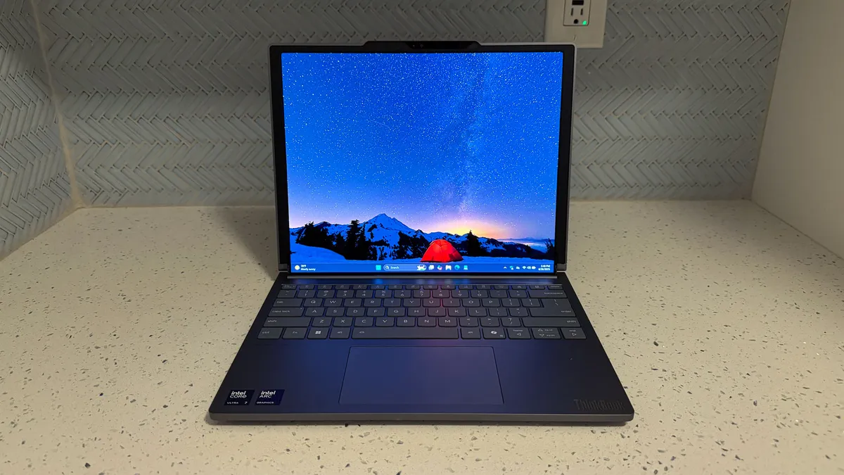 Lenovo ThinkBook Plus Gen 6 Rollable11.jpg