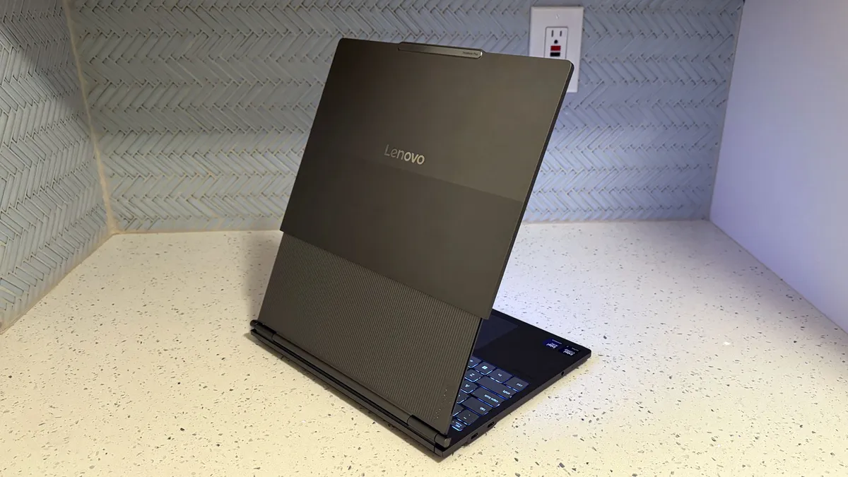 Lenovo ThinkBook Plus Gen 6 Rollable2.jpg