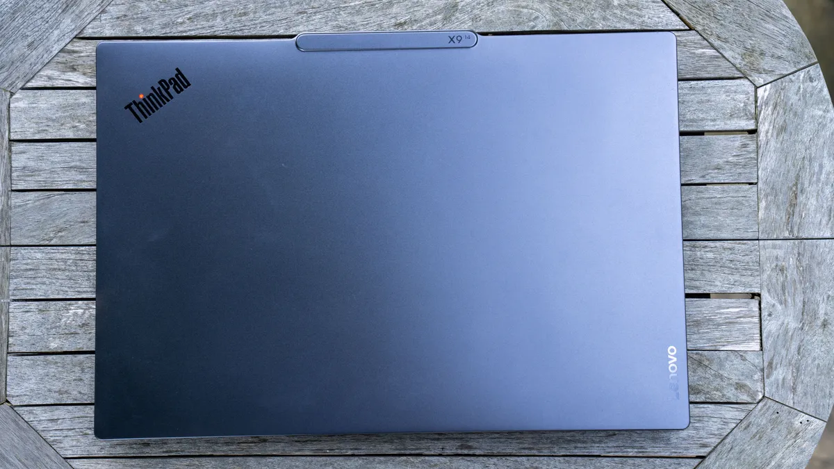 Lenovo ThinkPad X9 14 Aura Edition 7