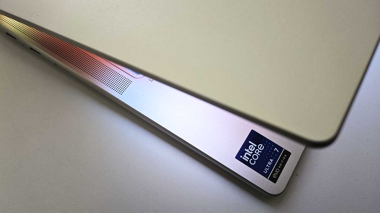 Lenovo Yoga Slim 7i Aura Edition Gen 105