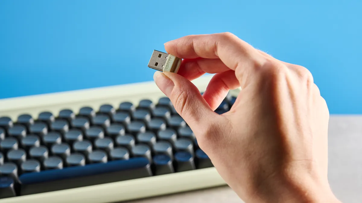 Lofree DOT: Bàn phím cơ Retro 'chấm phá' nét độc đáo cho không gian làm việc. 26 Lofree DOT 11