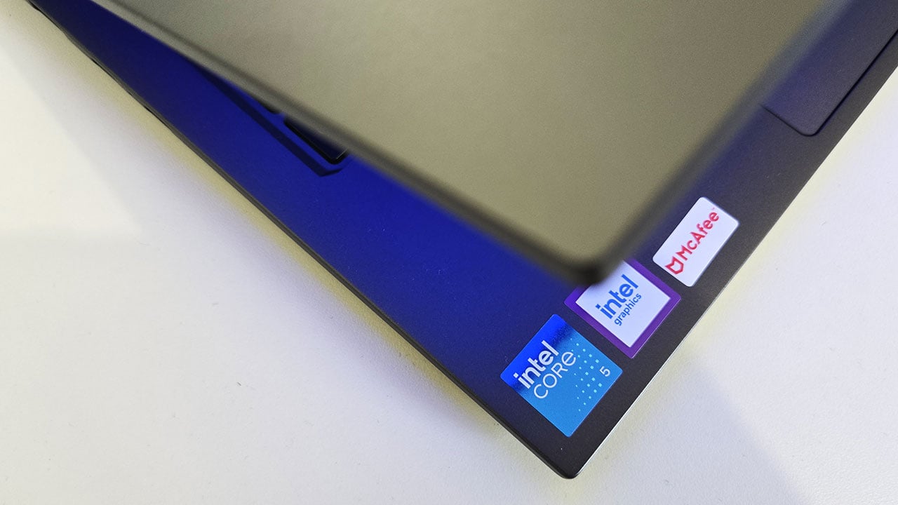 Đánh giá Medion Signium 14 S1: OLED 2.8K 120 Hz, Lunar Lake, pin 20 tiếng – Liệu có phải là chiếc laptop hoàn hảo? 28 Medion Signium 14 S13