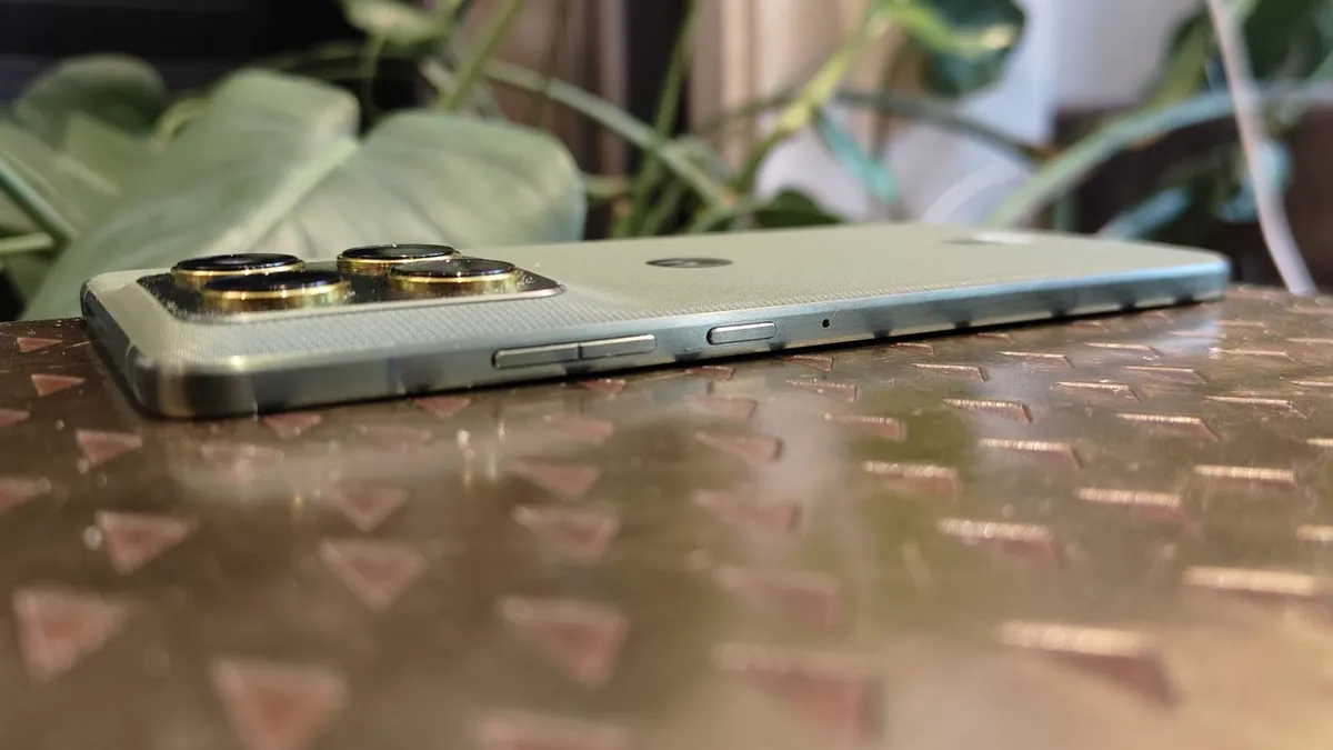 Bí mật đằng sau chiếc Flagship ngược dòng: Motorola Edge 70 có gì để lật đổ thị trường? 15 Motorola Edge 70 4