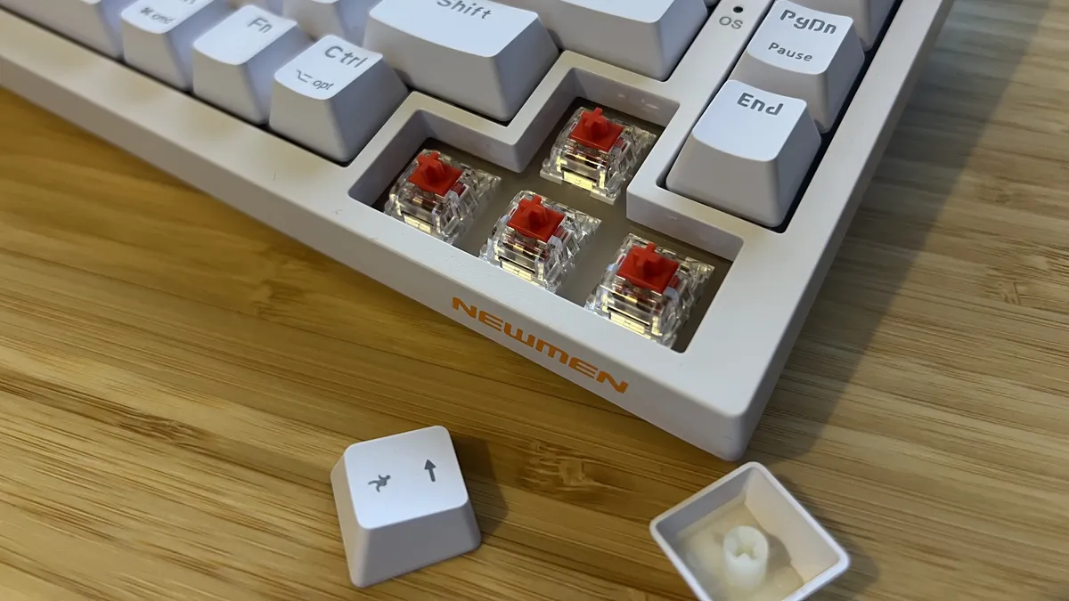 Đánh giá Newmen GM326: Bàn phím cơ quốc dân cho sinh viên & game thủ 9 Newmen GM326 3