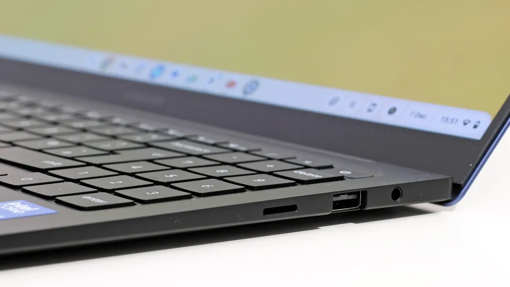 Samsung Galaxy Chromebook Plus 7