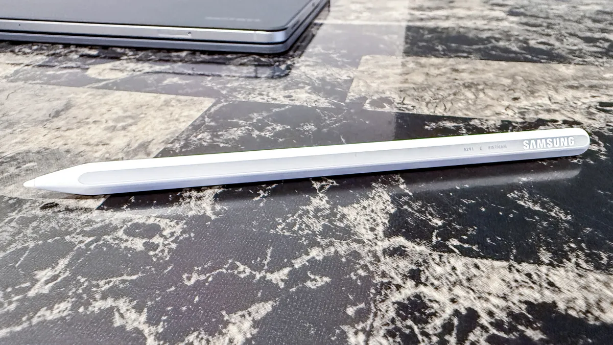 Samsung Galaxy Tab S11 Ultra voi iPad Pro M52.jpg