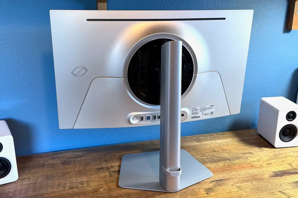 Đánh giá Samsung Odyssey OLED G6: Màn hình này đạt tốc độ 500Hz đầy phong cách. 11 Samsung Odyssey OLED G6 1