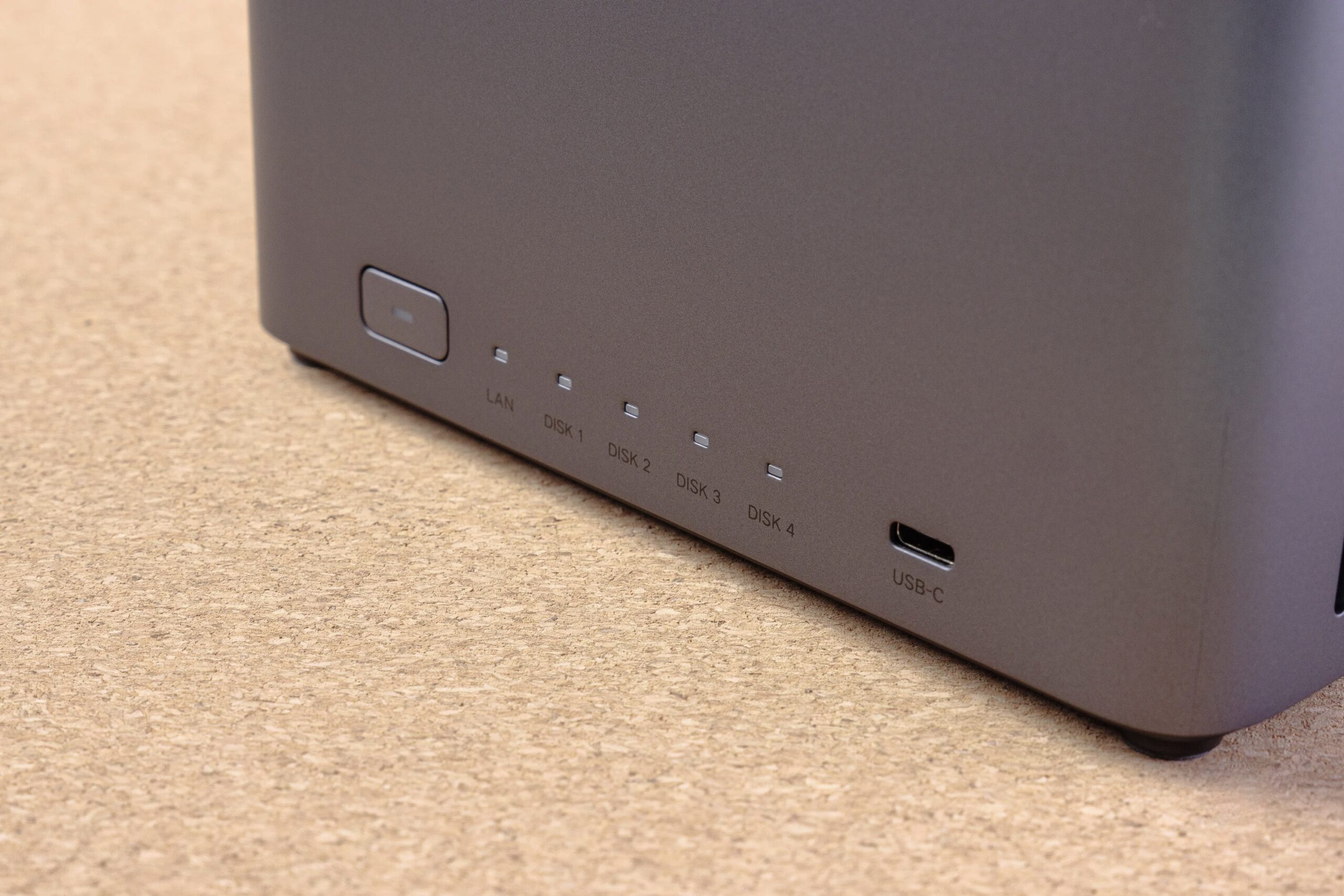 Đánh giá Ugreen NASync DH4300 Plus – Thiết bị lưu trữ đa năng cho làm việc từ xa và giải trí 4K 19 ugreen nasync dh4300 plus 1 scaled