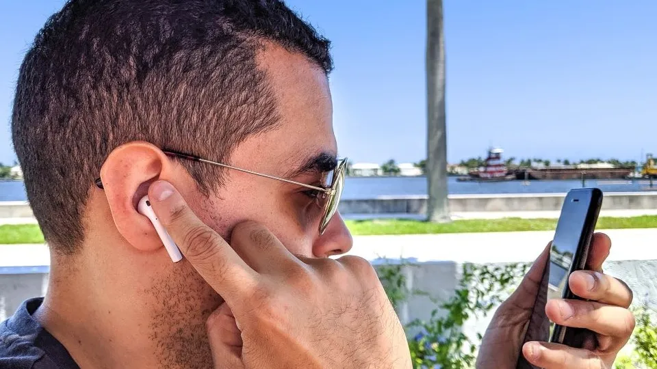 5 tinh nang an tren AirPods 6