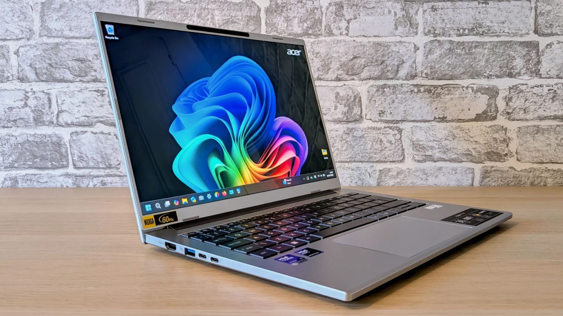 Đánh giá Acer Aspire 14 AI (A14-53M) – Laptop AI mỏng nhẹ, hiệu năng mạnh mẽ cho học tập, làm việc và giải trí 1 Acer Aspire 14 AI A14 53M1