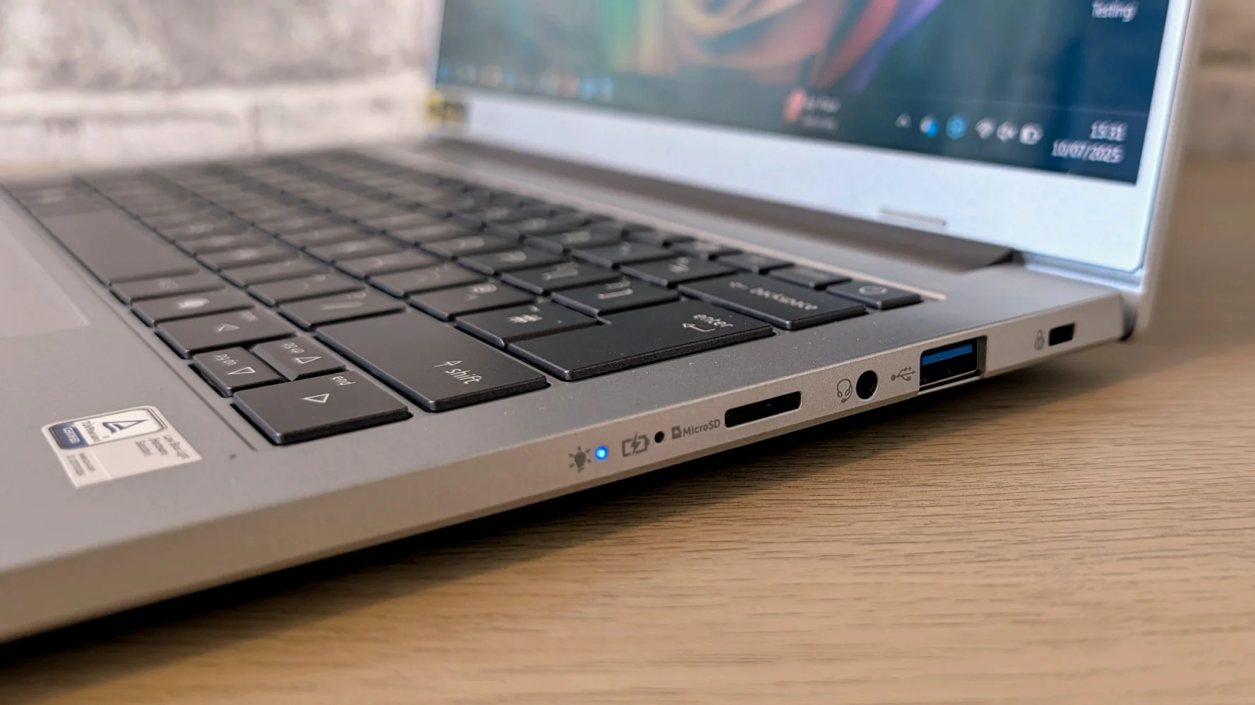 Đánh giá Acer Aspire 14 AI (A14-53M) – Laptop AI mỏng nhẹ, hiệu năng mạnh mẽ cho học tập, làm việc và giải trí 21 Acer Aspire 14 AI A14 53M9