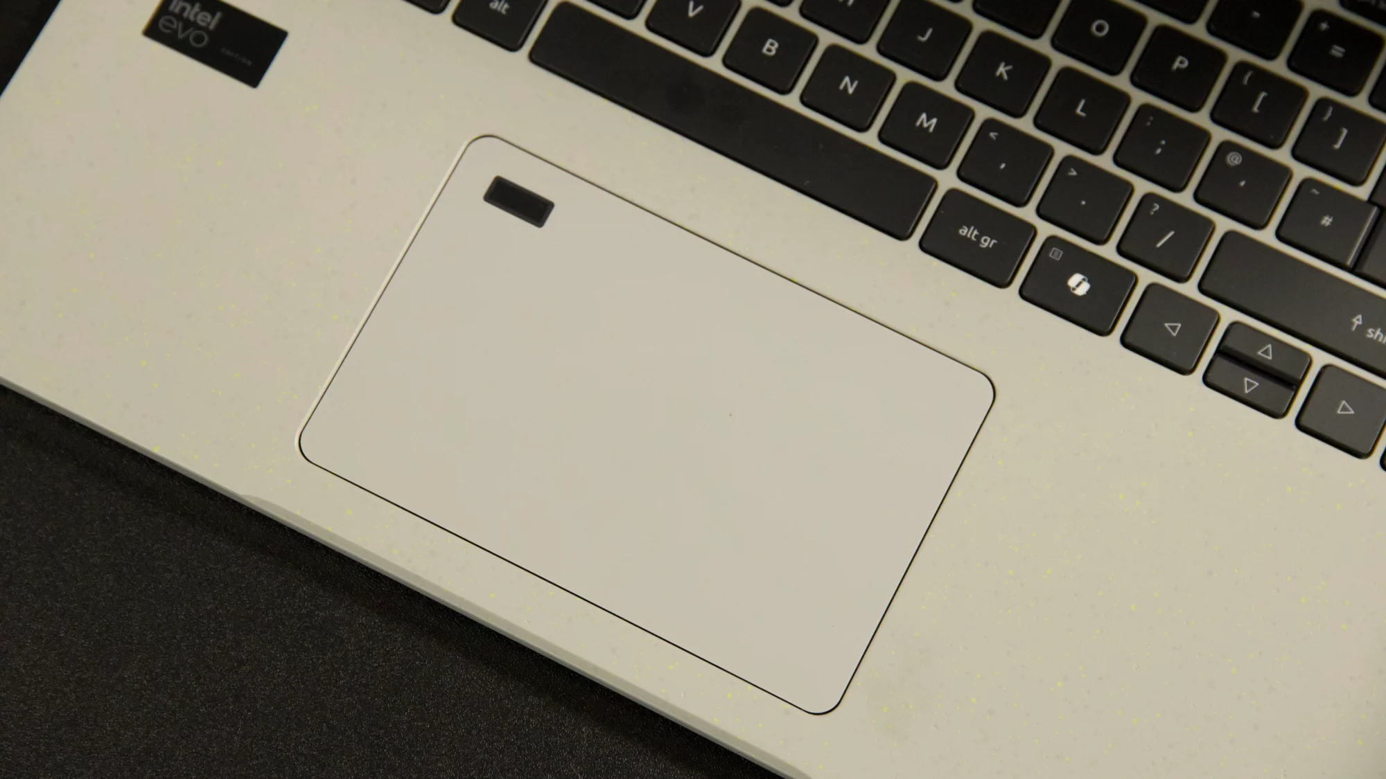 Đánh giá Acer Aspire Vero 16 – Chiếc laptop thân thiện môi trường với màn hình 16 inch rộng rãi và hiệu năng bền bỉ cho công việc hằng ngày 24 Acer Aspire Vero 16.11