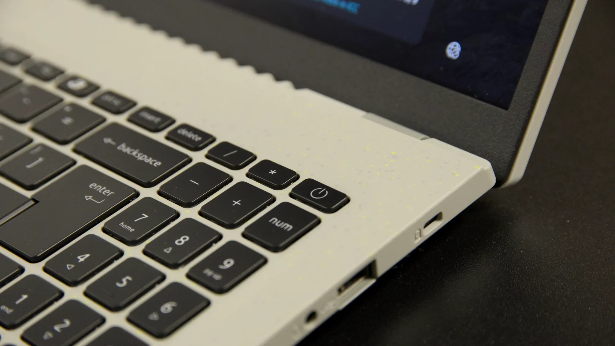 Đánh giá Acer Aspire Vero 16 – Chiếc laptop thân thiện môi trường với màn hình 16 inch rộng rãi và hiệu năng bền bỉ cho công việc hằng ngày 22 Acer Aspire Vero 16.6