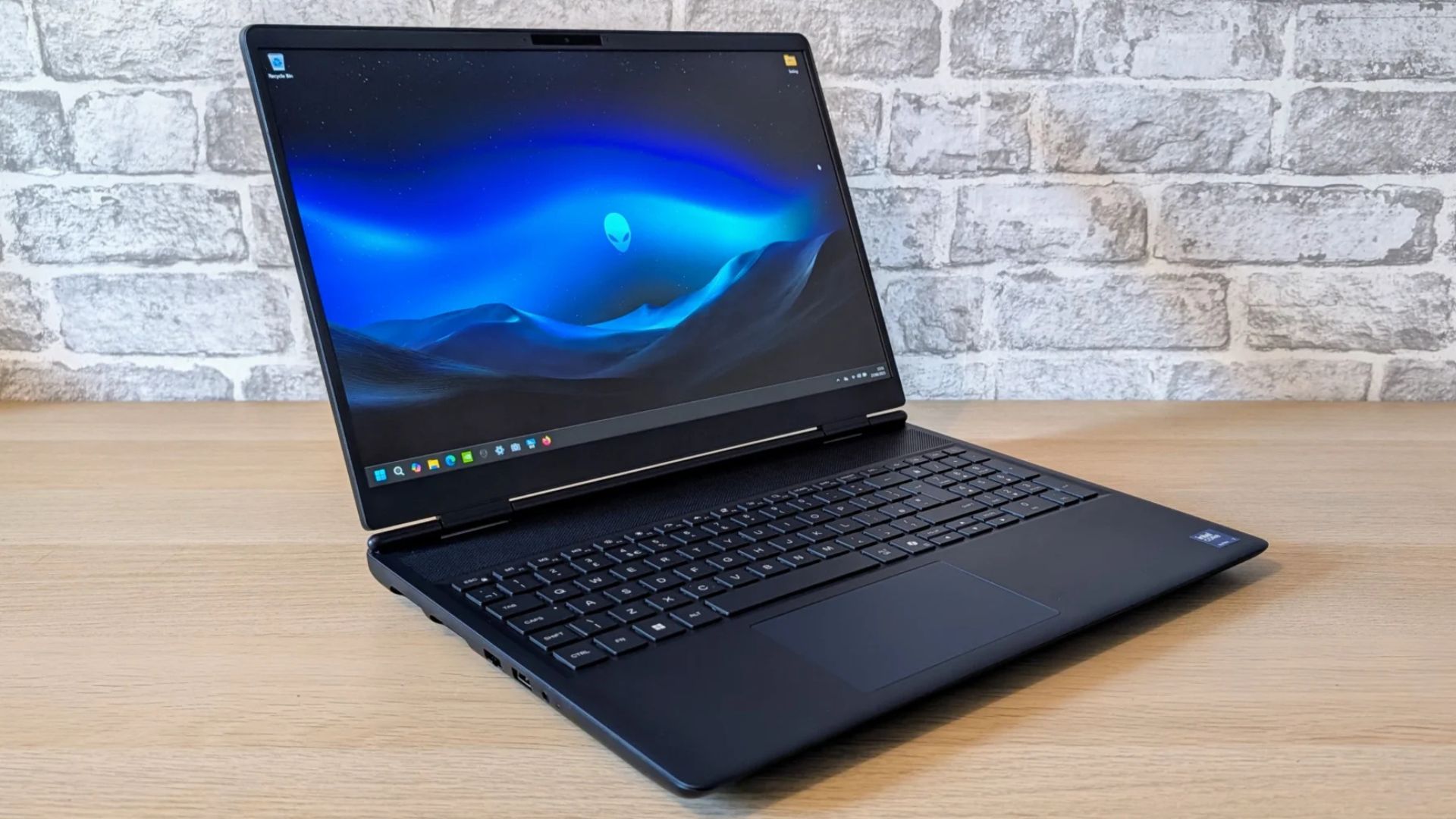 Đánh giá Alienware 16X Aurora – Cỗ máy chiến game mạnh mẽ với GPU RTX, tản nhiệt tối ưu và trải nghiệm cao cấp 1 Alienware 16X Aurora.1