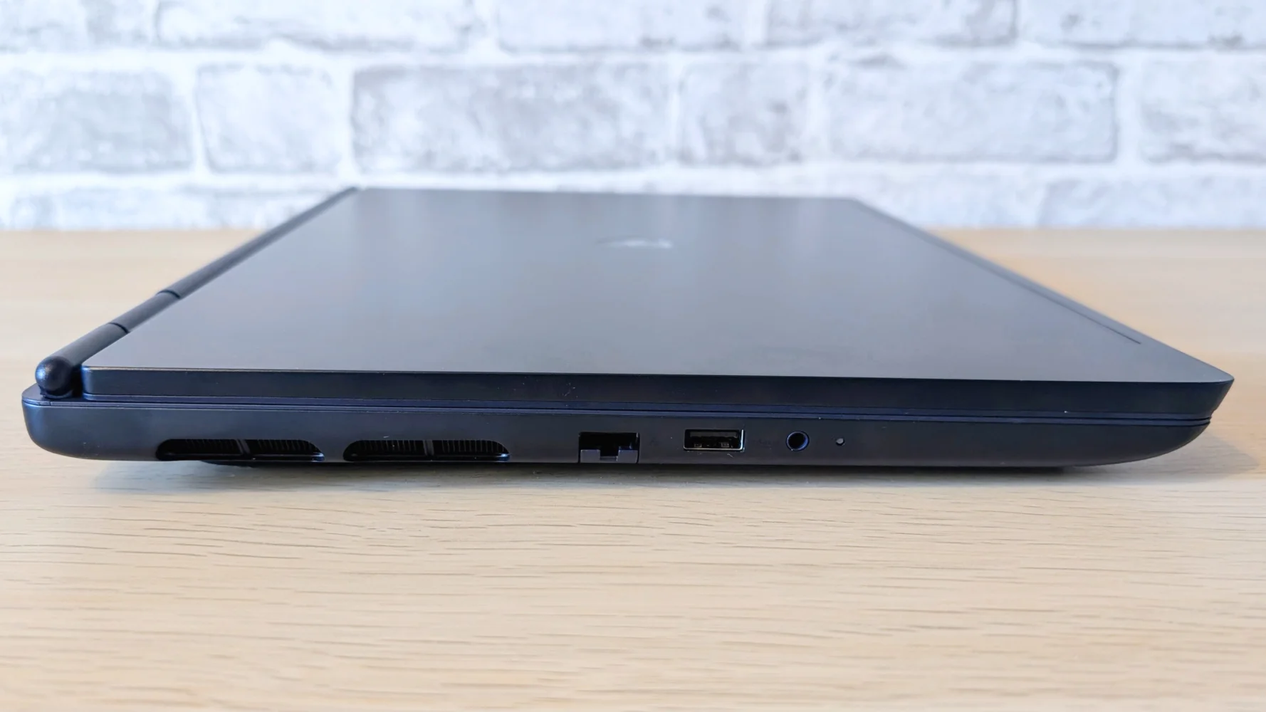 Đánh giá Alienware 16X Aurora – Cỗ máy chiến game mạnh mẽ với GPU RTX, tản nhiệt tối ưu và trải nghiệm cao cấp 18 Alienware 16X Aurora.10