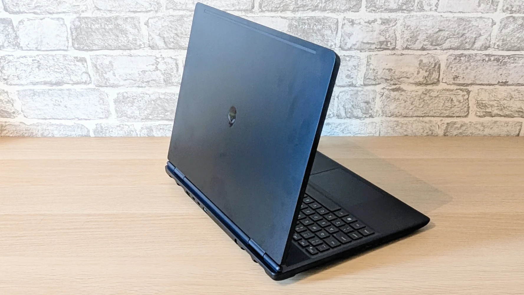 Đánh giá Alienware 16X Aurora – Cỗ máy chiến game mạnh mẽ với GPU RTX, tản nhiệt tối ưu và trải nghiệm cao cấp 15 Alienware 16X Aurora.15