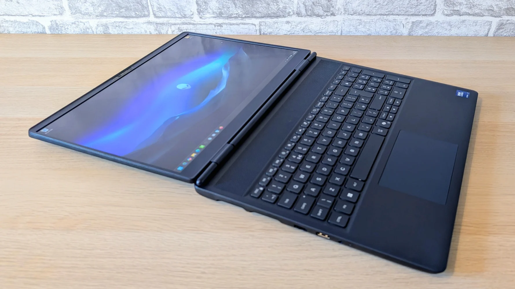 Đánh giá Alienware 16X Aurora – Cỗ máy chiến game mạnh mẽ với GPU RTX, tản nhiệt tối ưu và trải nghiệm cao cấp 16 Alienware 16X Aurora.9