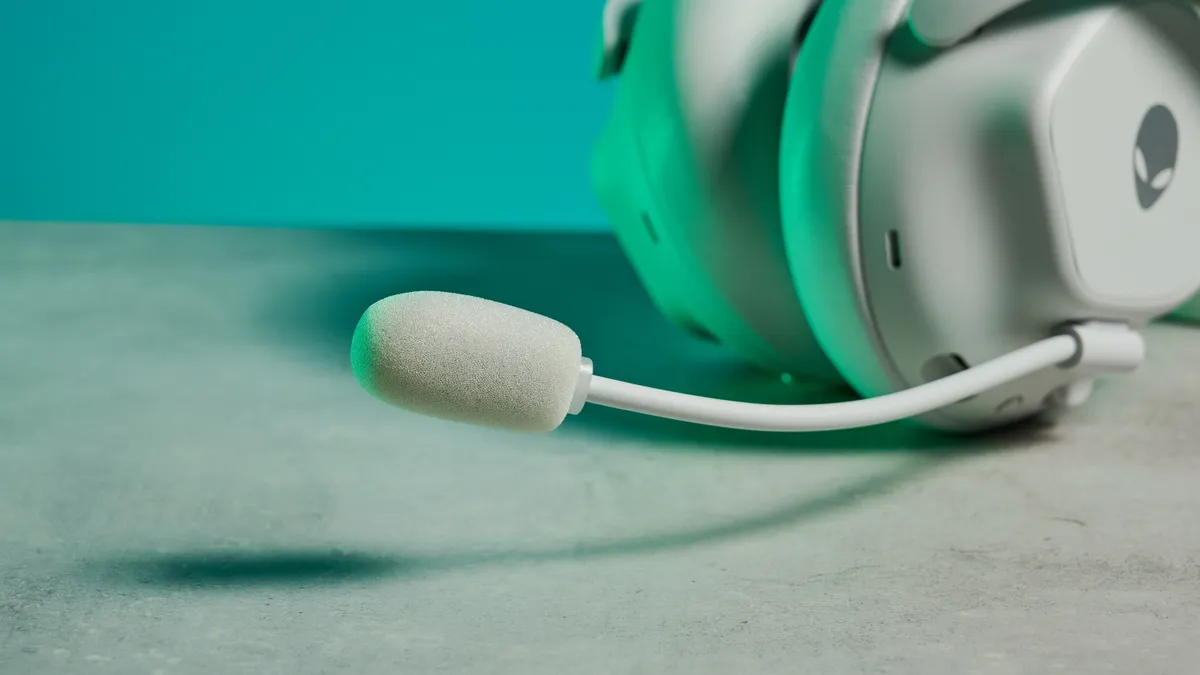 Alienware Pro Wireless Gaming Headset: Chất âm mạnh mẽ, thiết kế đậm chất Gaming 27 Alienware Pro Wireless Gaming Headset 11