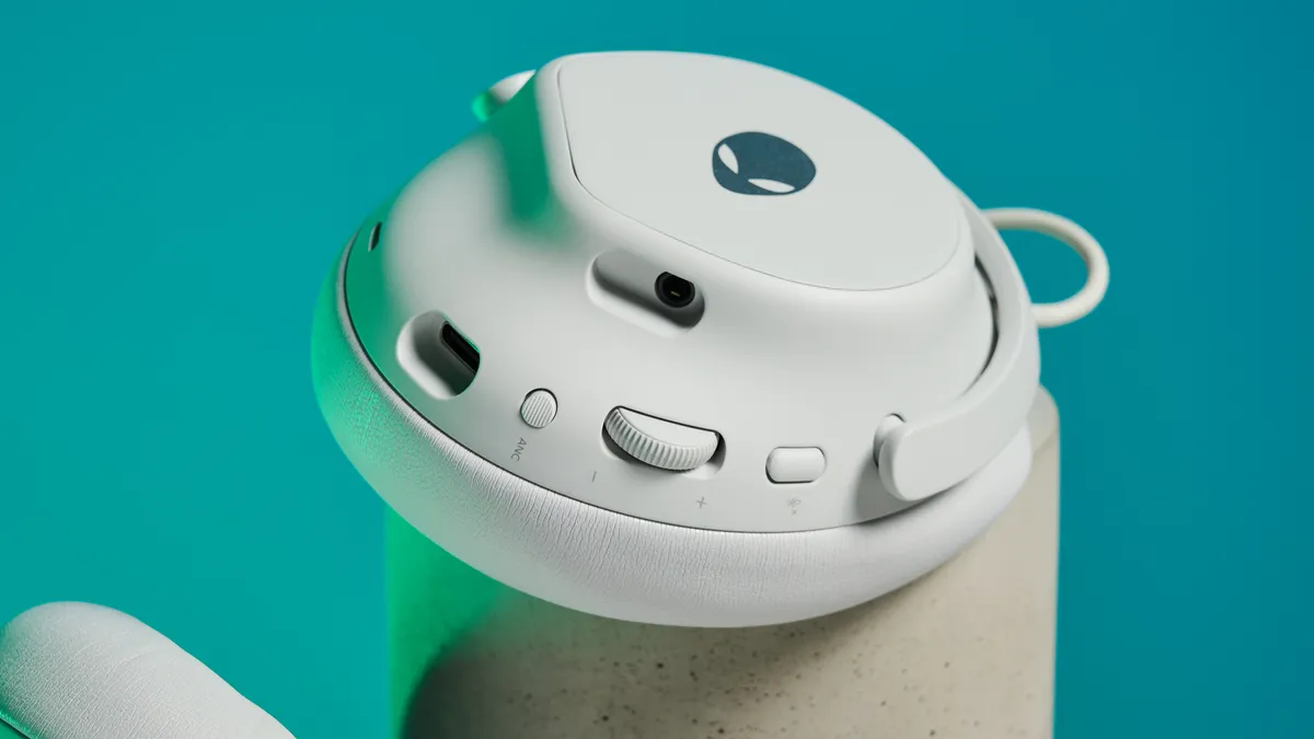 Alienware Pro Wireless Gaming Headset: Chất âm mạnh mẽ, thiết kế đậm chất Gaming 21 Alienware Pro Wireless Gaming Headset 5