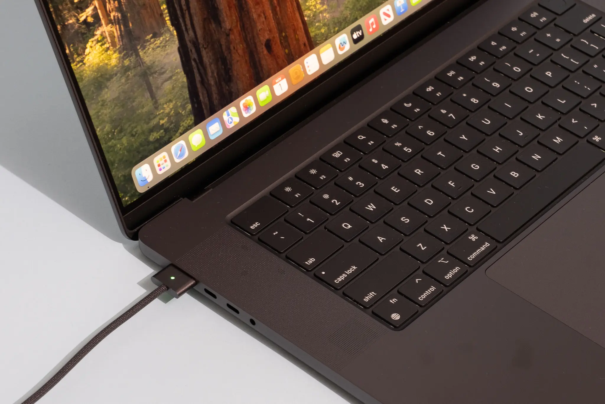 Apple MacBook Pro 16 inch M4 Pro 2024 3