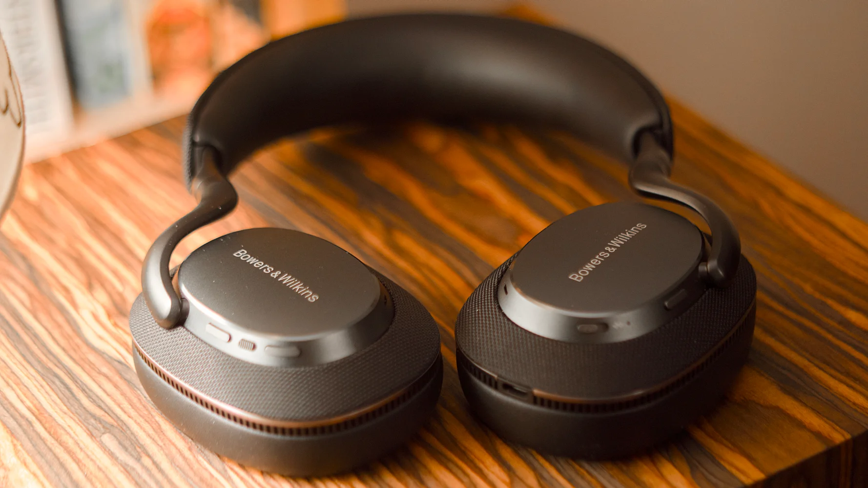 Đánh giá Bowers & Wilkins Px7 S3 – Tai nghe không dây cao cấp với chất âm audiophile và công nghệ chống ồn vượt trội 11 Bowers Wilkins Px7 S3.8