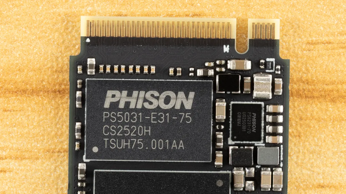 Corsair MP700 Micro 4TB SSD.23.jpg