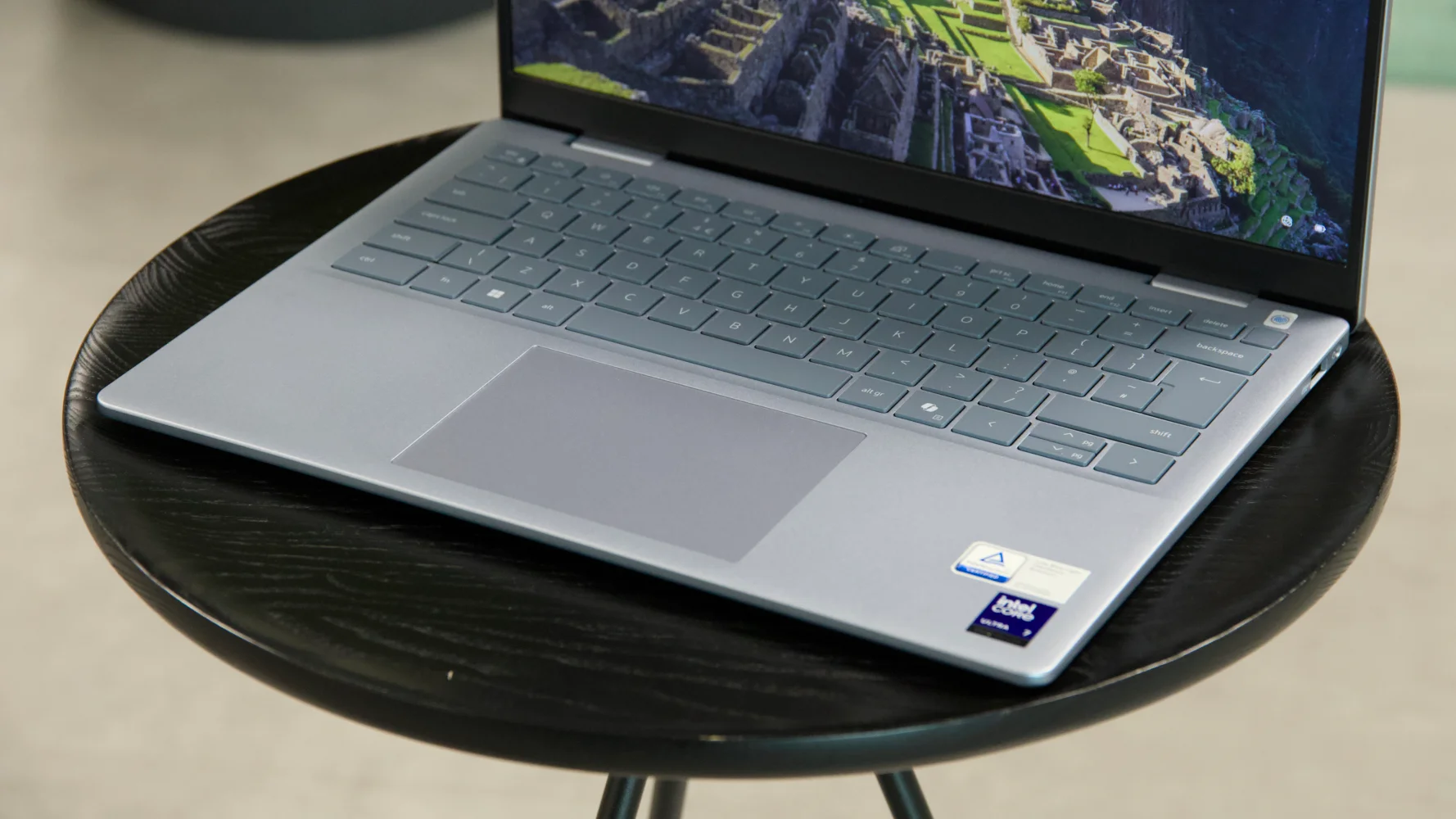 Đánh giá Dell 14 Plus – Laptop tầm trung mạnh mẽ, màn hình sắc nét và hiệu năng tối ưu cho công việc hàng ngày 24 Dell 14 Plus16