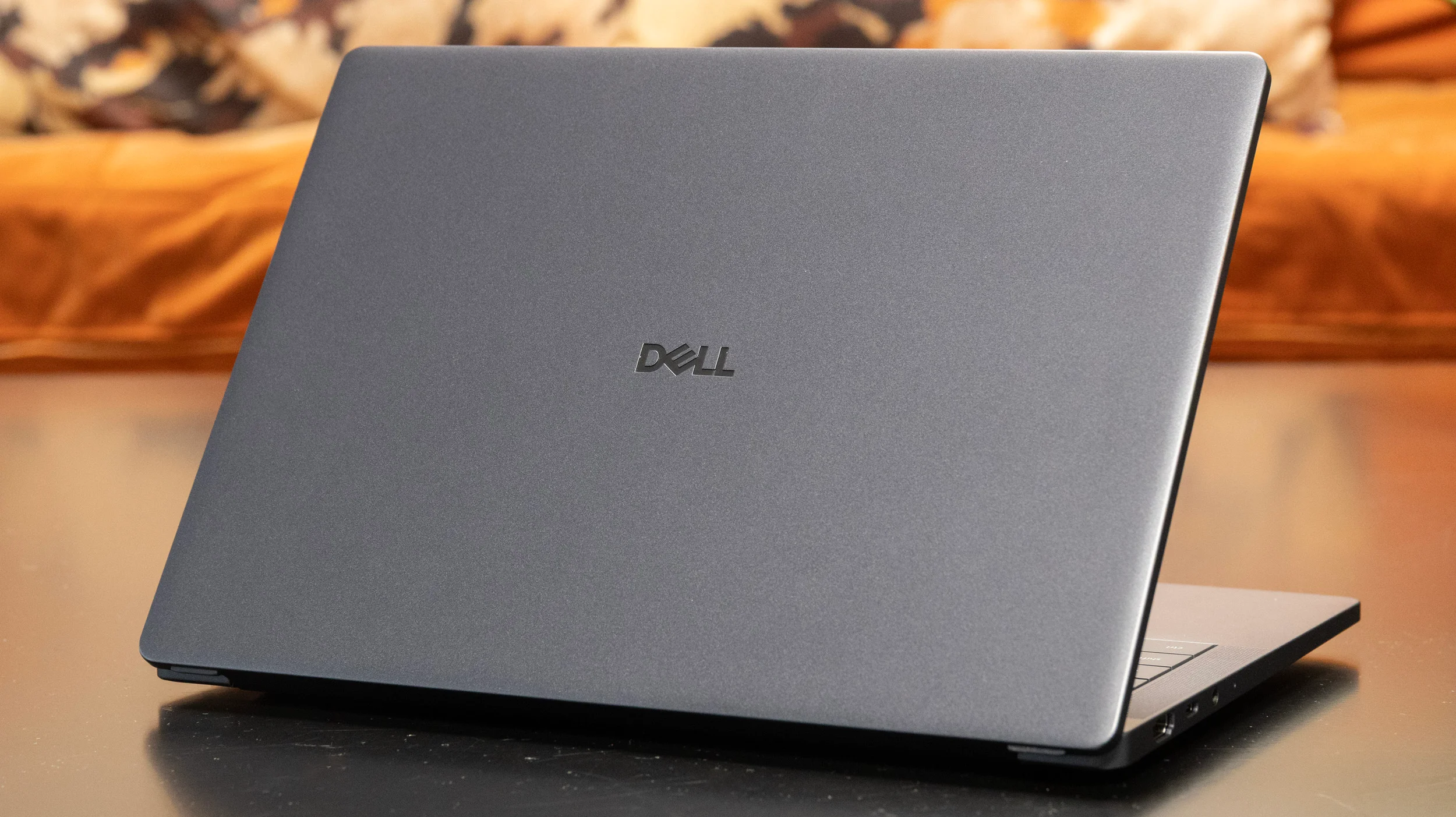 Đánh giá Dell Pro 13 Premium – Laptop doanh nhân siêu nhẹ, hiệu năng bền bỉ và thiết kế cao cấp cho công việc hiện đại 18 Dell Pro 13 Premium11