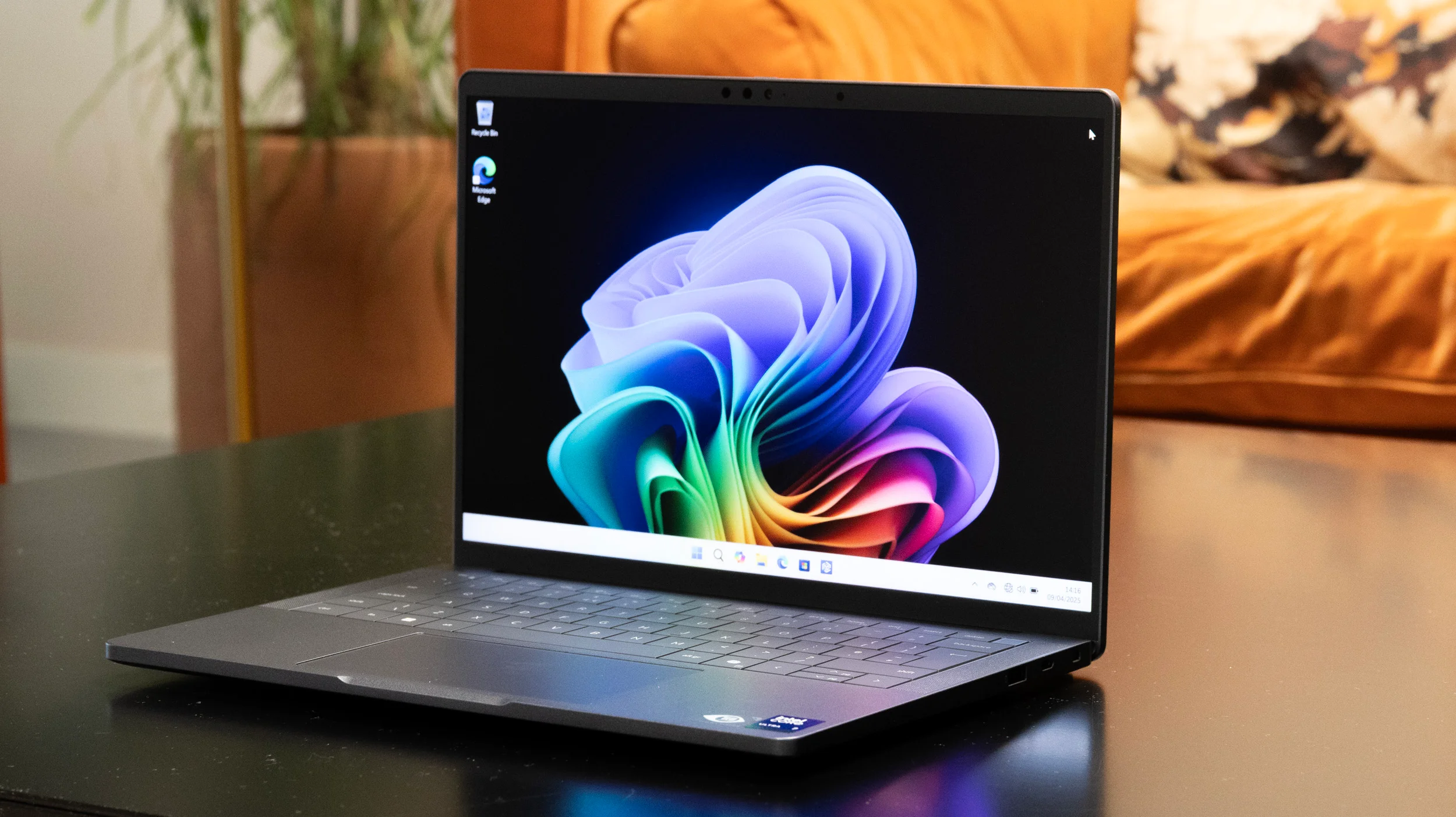 Đánh giá Dell Pro 13 Premium – Laptop doanh nhân siêu nhẹ, hiệu năng bền bỉ và thiết kế cao cấp cho công việc hiện đại 28 Dell Pro 13 Premium14