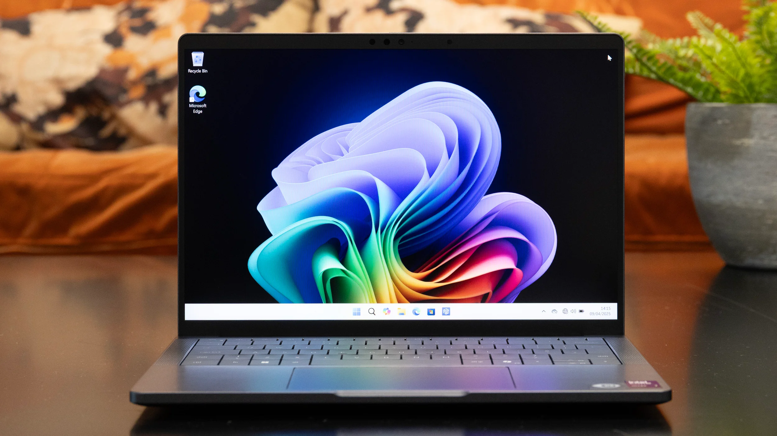 Đánh giá Dell Pro 13 Premium – Laptop doanh nhân siêu nhẹ, hiệu năng bền bỉ và thiết kế cao cấp cho công việc hiện đại 27 Dell Pro 13 Premium17