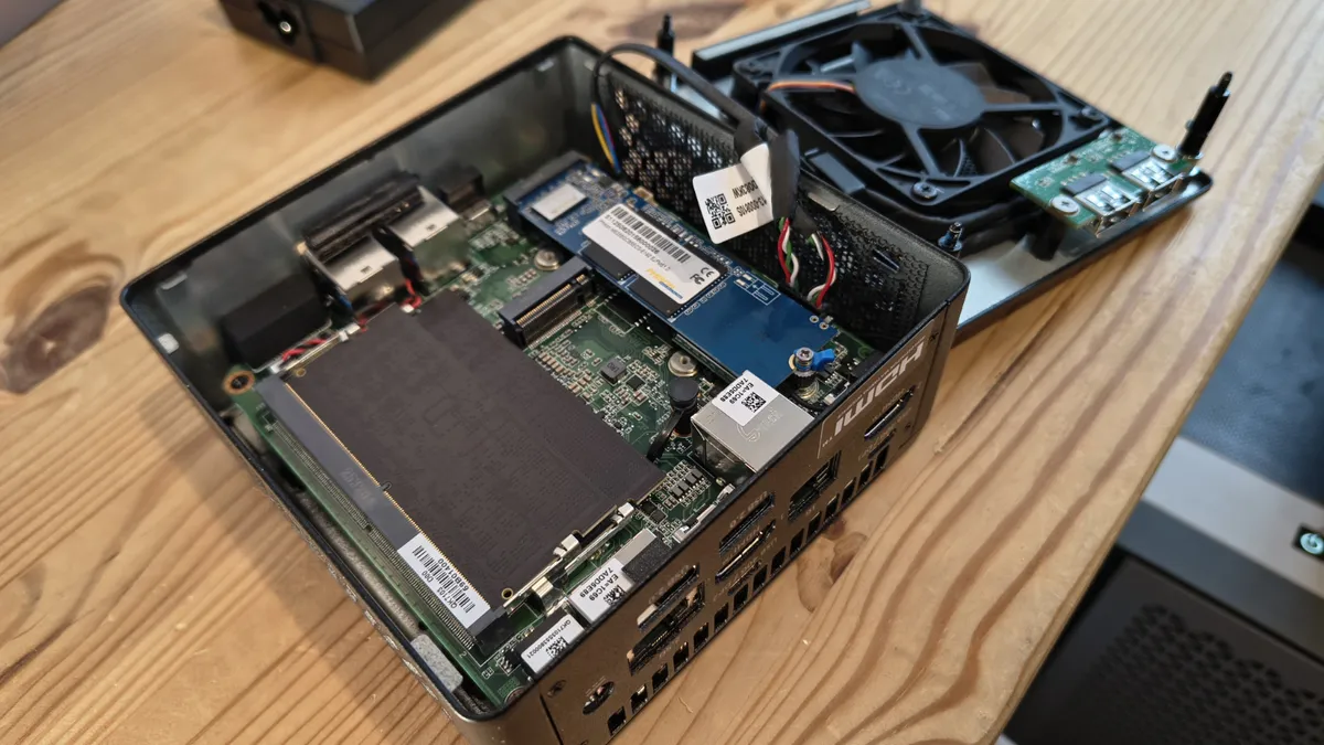 ECS EliteGroup LIVA Z11 Plus 2