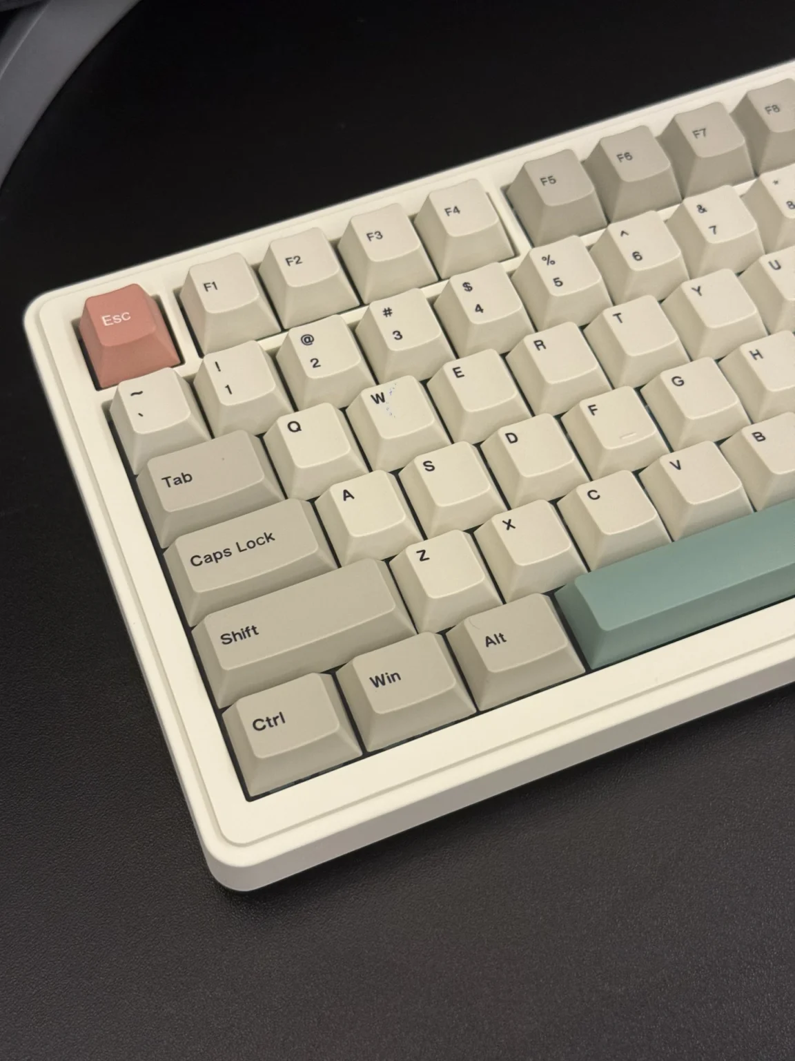 Epomaker RT82: Lựa chọn hoàn hảo cho người mới chơi bàn phím cơ 15 Epomaker RT82 2