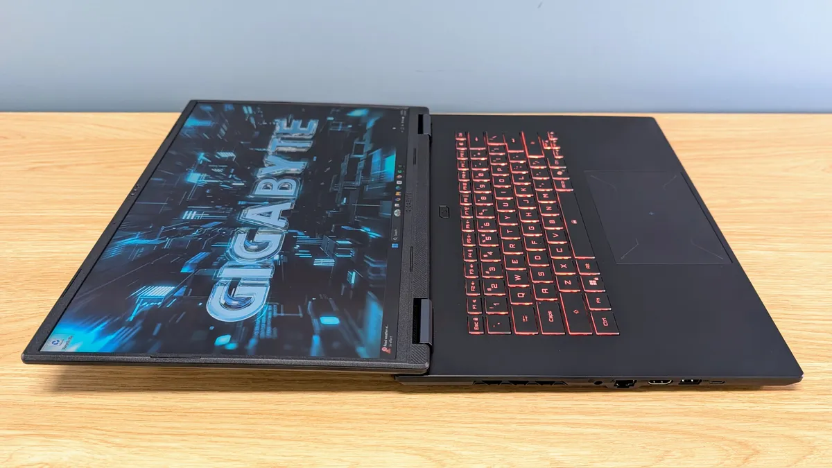 Gigabyte Gaming A16 Pro10.jpg