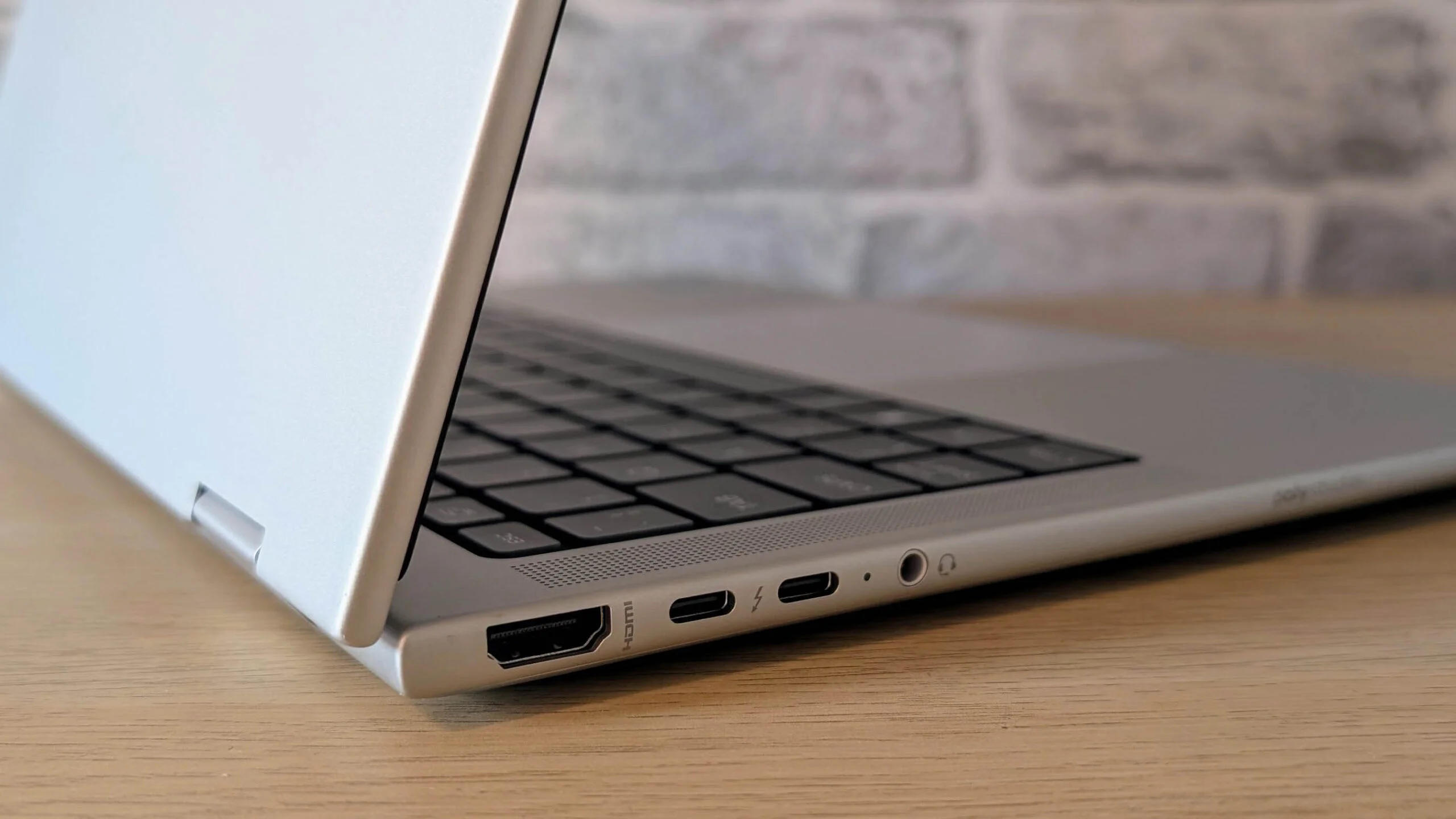 Đánh giá HP EliteBook X Flip G1i – Laptop 2 trong 1 cao cấp, linh hoạt và hiệu năng mạnh mẽ cho công việc chuyên nghiệp 17 HP EliteBook X Flip G1i7