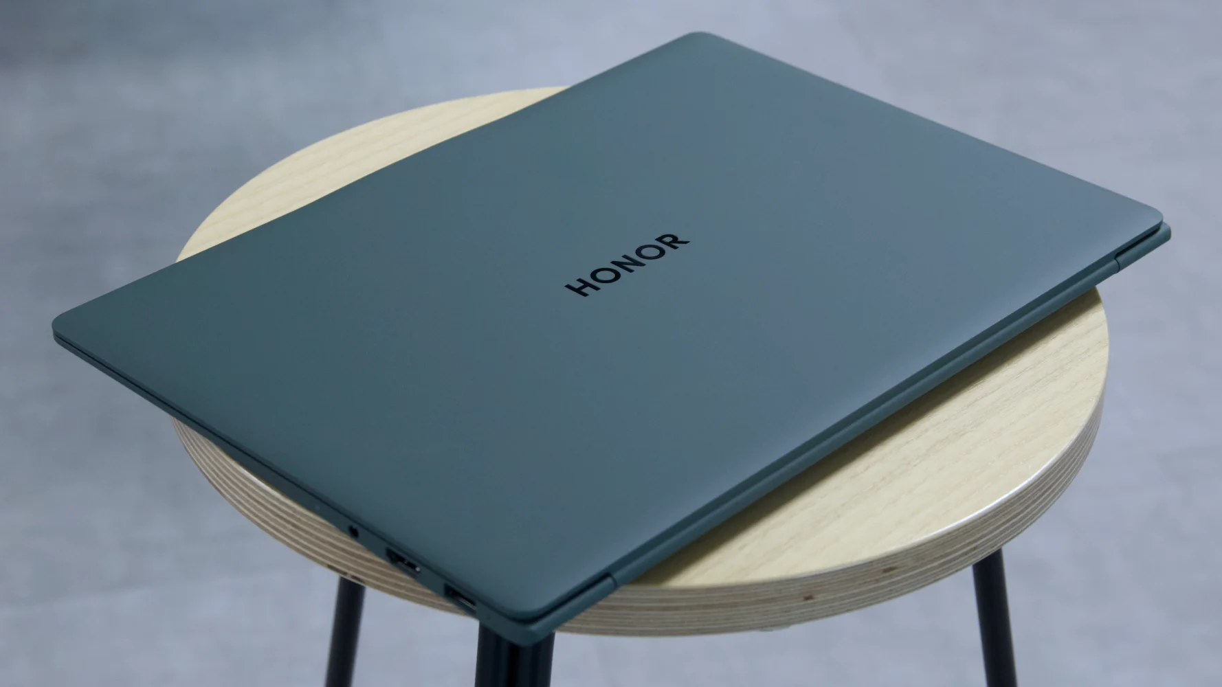 Đánh giá Honor MagicBook Art 14 (2025) – Chiếc ultrabook siêu nhẹ, thiết kế nghệ thuật và hiệu năng vượt trội cho thế hệ sáng tạo mới 22 Honor MagicBook Art 14 202510