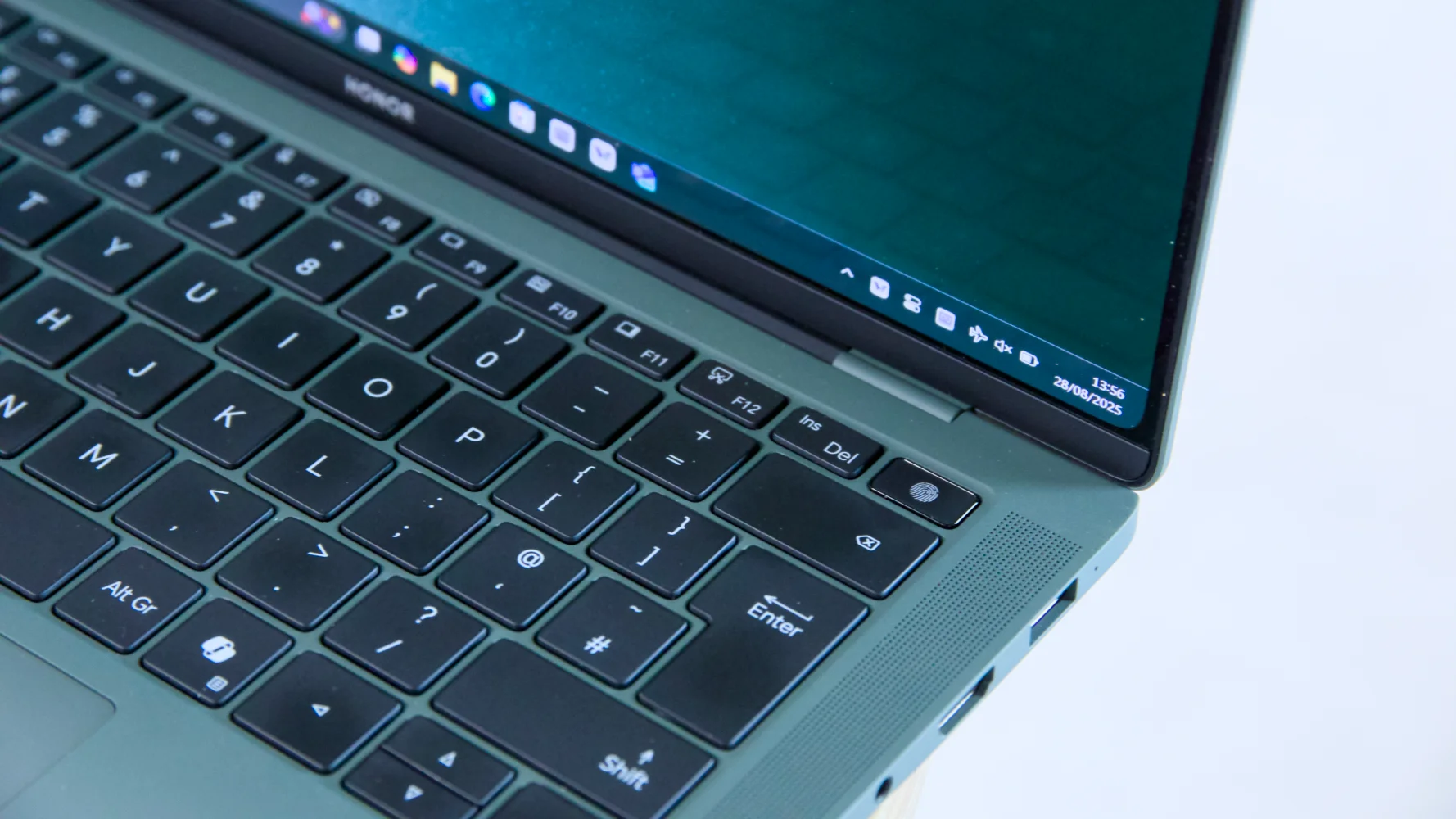 Đánh giá Honor MagicBook Art 14 (2025) – Chiếc ultrabook siêu nhẹ, thiết kế nghệ thuật và hiệu năng vượt trội cho thế hệ sáng tạo mới 21 Honor MagicBook Art 14 202519