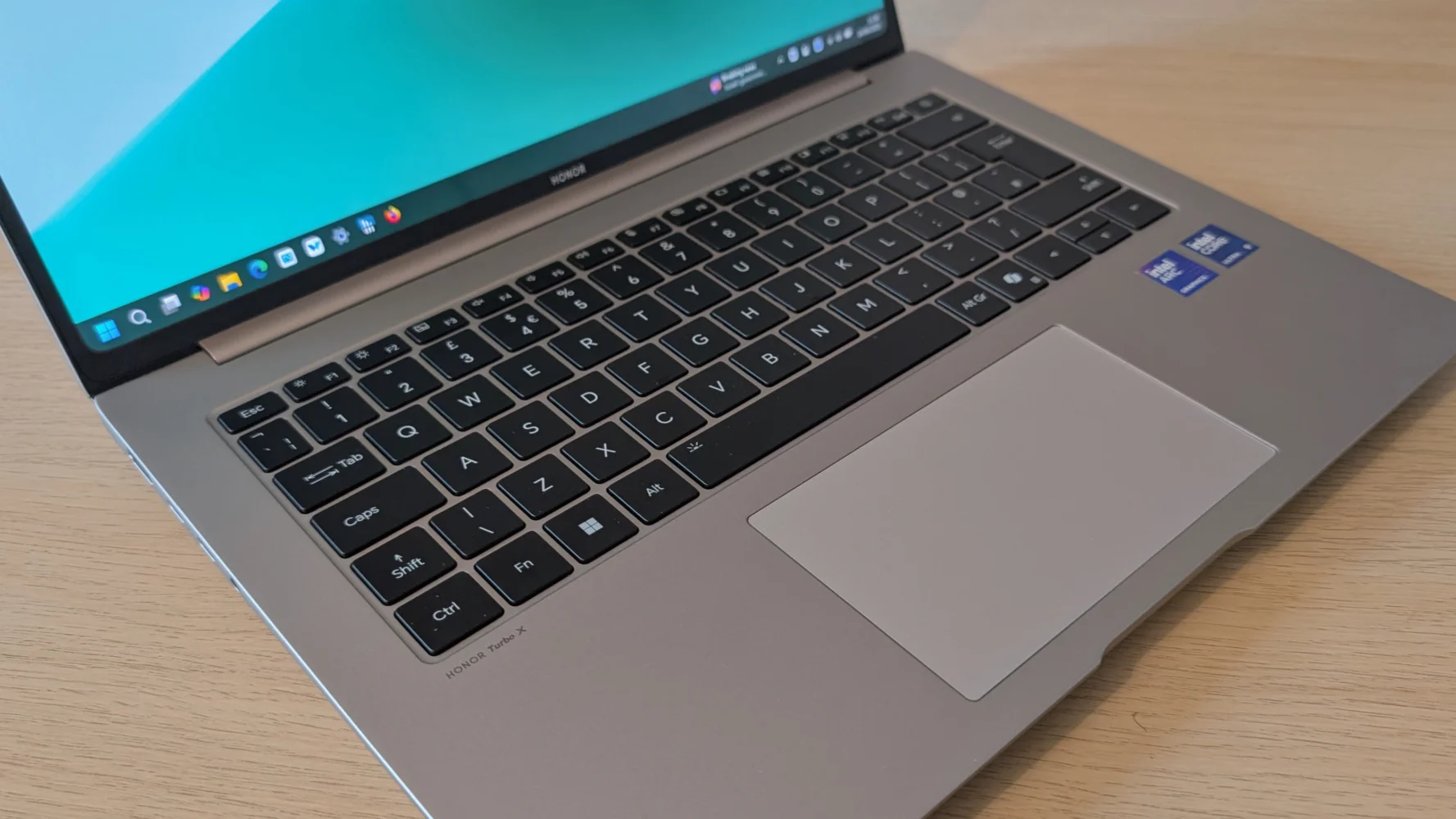 Đánh giá Honor MagicBook Pro 14 – Chiếc laptop lý tưởng cho người dùng cần hiệu năng mạnh và thiết kế cao cấp 24 Honor MagicBook Pro 1415