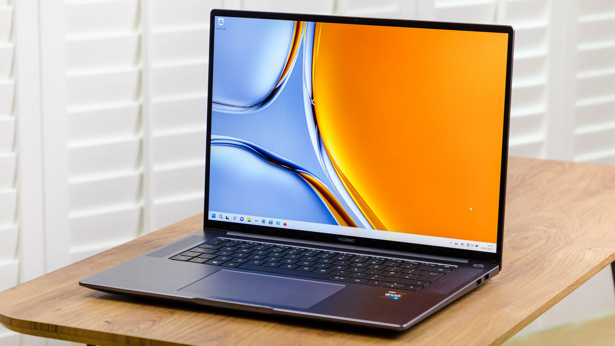 Đánh giá Huawei MateBook 16s – Chiếc laptop màn hình lớn 16 inch, hiệu năng mạnh mẽ với Intel Core cao cấp và thiết kế mỏng nhẹ 26 Huawei MateBook 16s.18