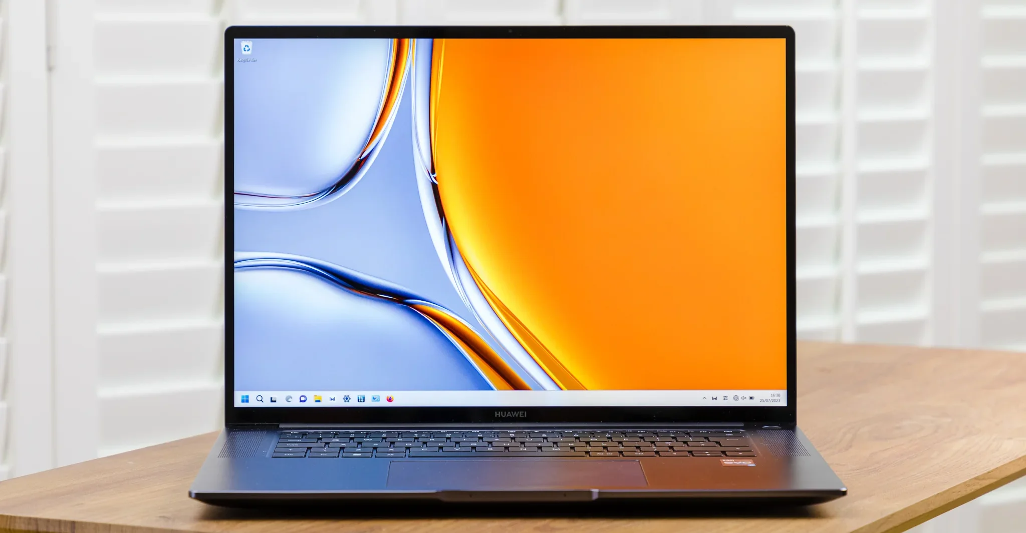 Đánh giá Huawei MateBook 16s – Chiếc laptop màn hình lớn 16 inch, hiệu năng mạnh mẽ với Intel Core cao cấp và thiết kế mỏng nhẹ 33 Huawei MateBook 16s.19 e1765784818306