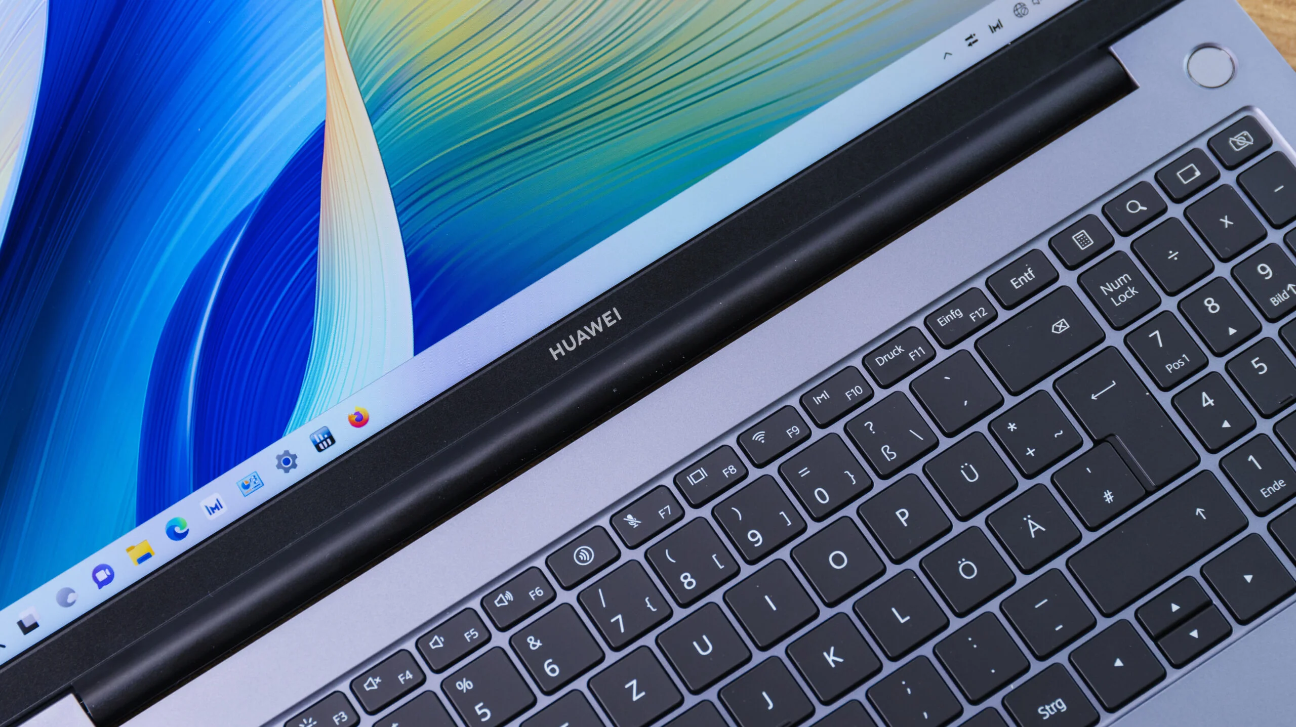 Huawei MateBook D 16.9