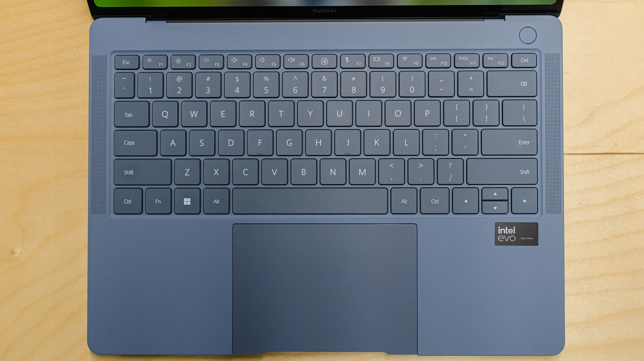 Đánh giá Huawei MateBook X Pro – Chiếc ultrabook cao cấp với thiết kế siêu mỏng nhẹ, màn hình sắc nét và hiệu năng mạnh mẽ 26 Huawei MateBook X Pro.12