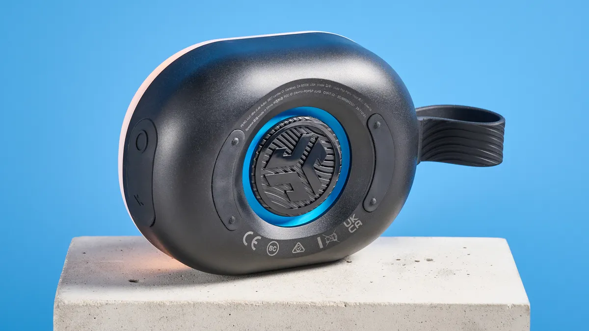 JLab Pop Party: Có gì bên trong "quái thú" tiệc tùng nhỏ gọn này? 9 JLab Pop Party 2