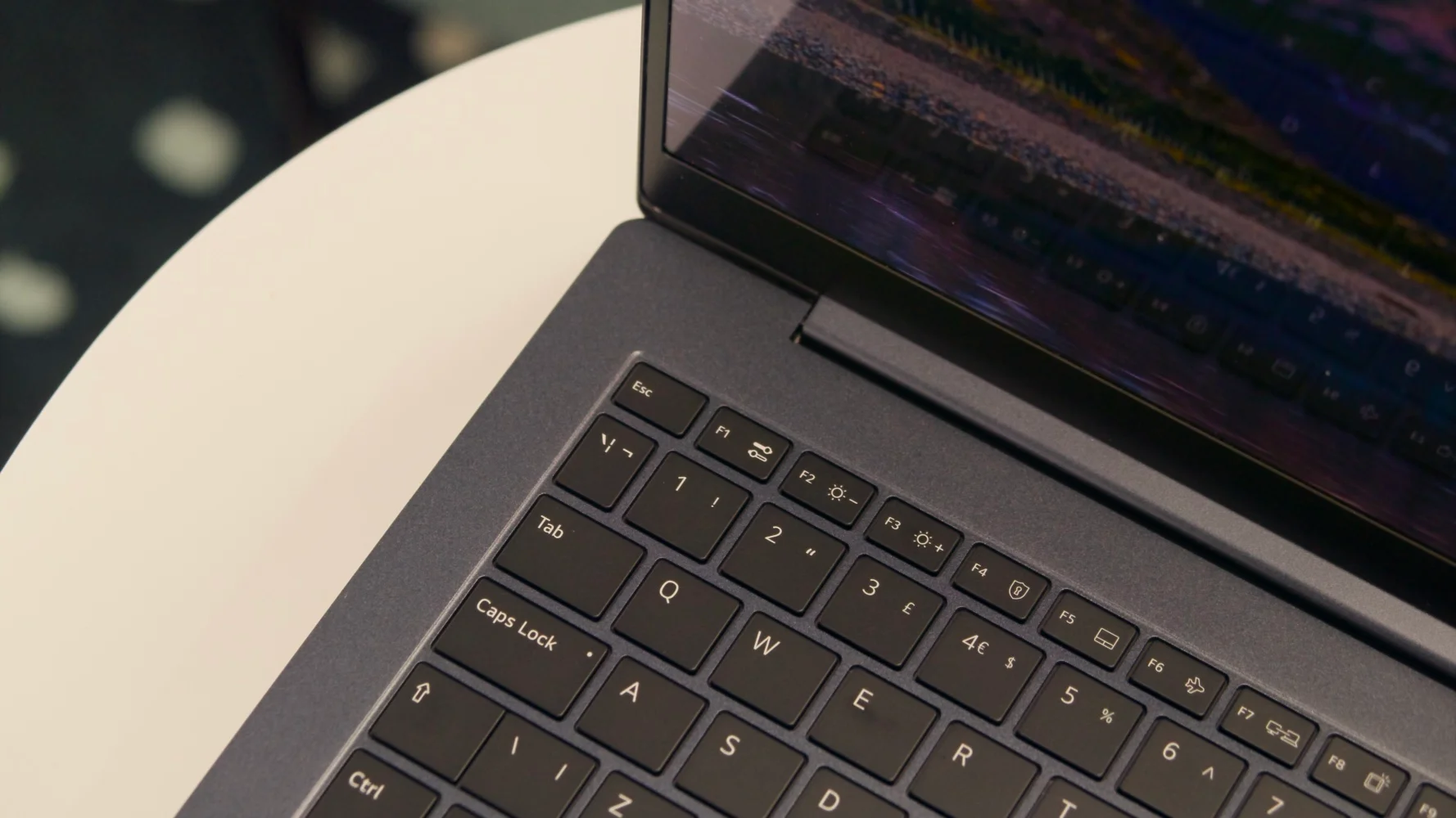 Đánh giá LG Gram SuperSlim 15.6 OLED – Siêu phẩm laptop siêu mỏng nhẹ với màn hình OLED cao cấp, hiệu năng tối ưu và tính di động vượt trội 21 LG Gram SuperSlim 15.6 OLED15