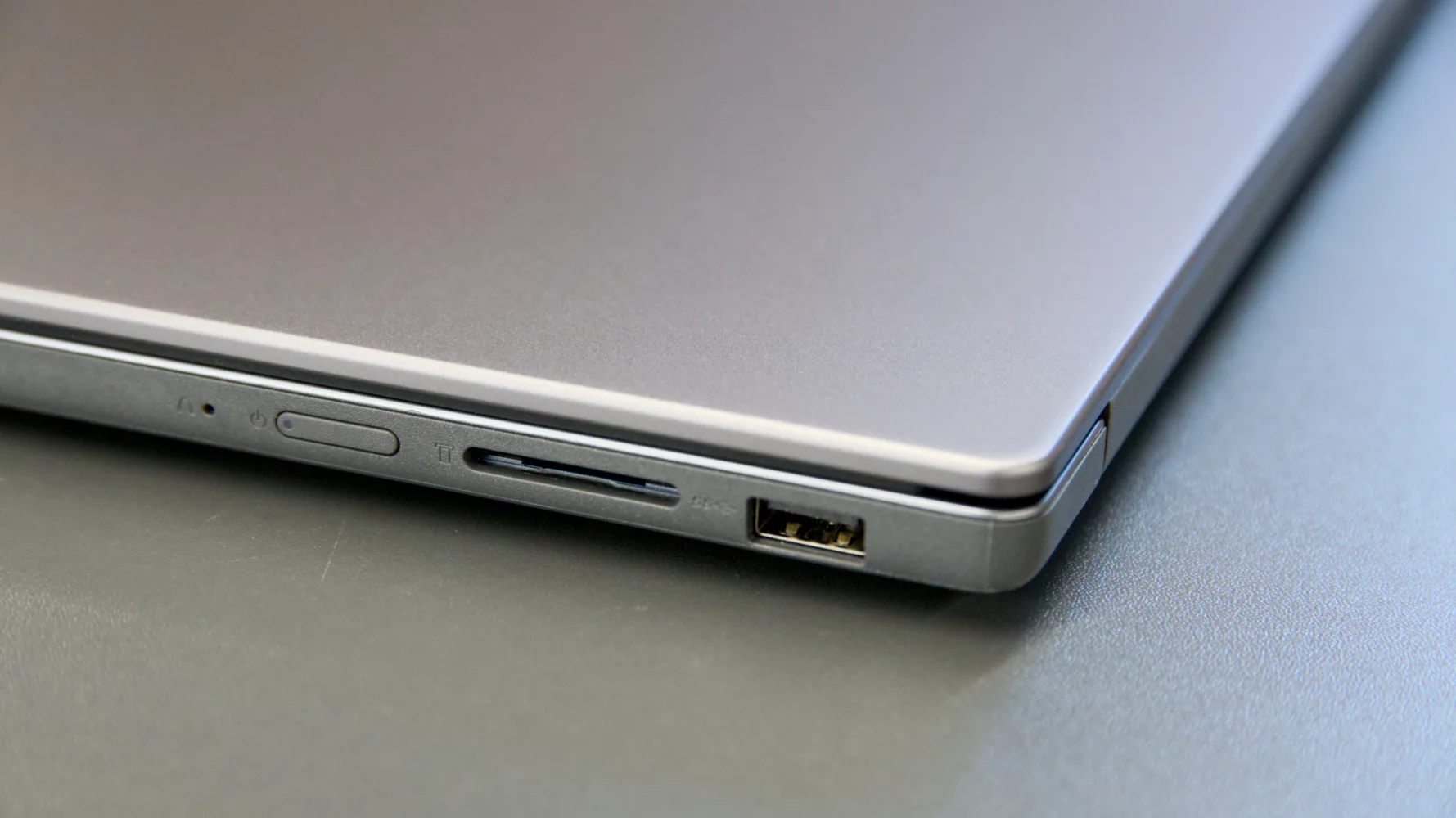 Đánh giá Lenovo IdeaPad Slim 3x Gen 10 – Laptop Snapdragon nhẹ, pin bền và hiệu năng tối ưu cho học tập, làm việc mỗi ngày 16 Lenovo IdeaPad Slim 3x Gen 1010