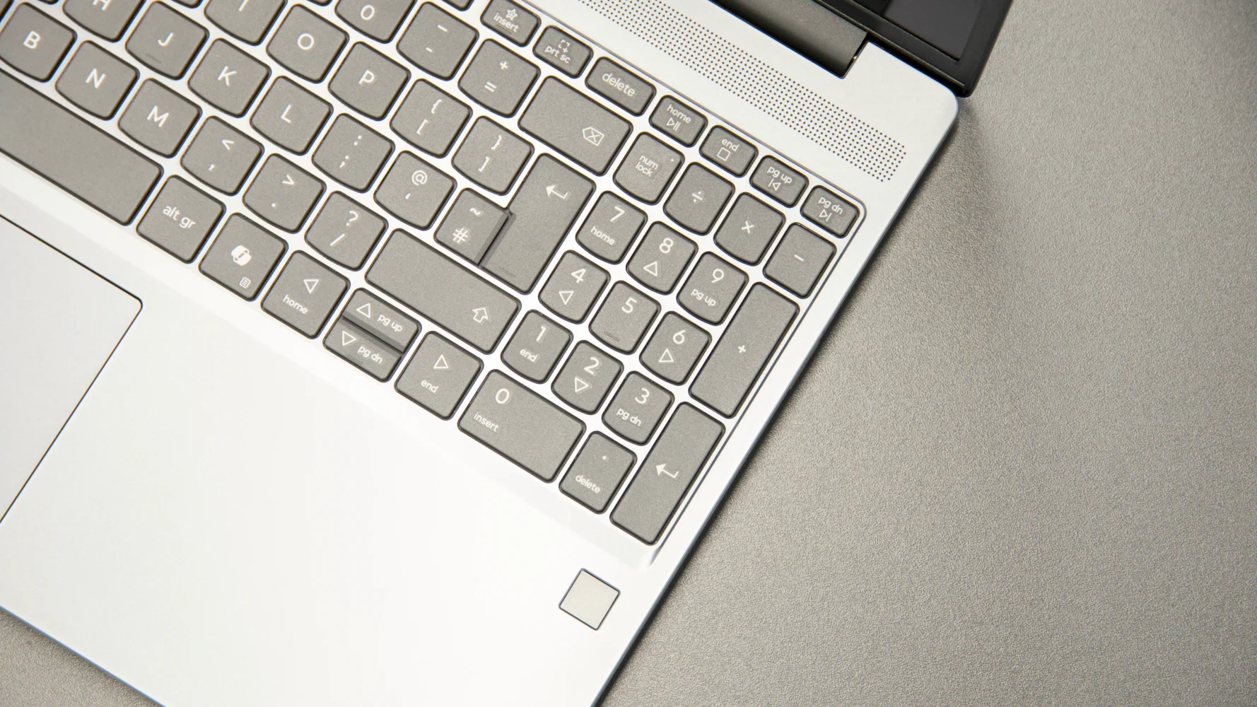 Đánh giá Lenovo IdeaPad Slim 3x Gen 10 – Laptop Snapdragon nhẹ, pin bền và hiệu năng tối ưu cho học tập, làm việc mỗi ngày 18 Lenovo IdeaPad Slim 3x Gen 1013