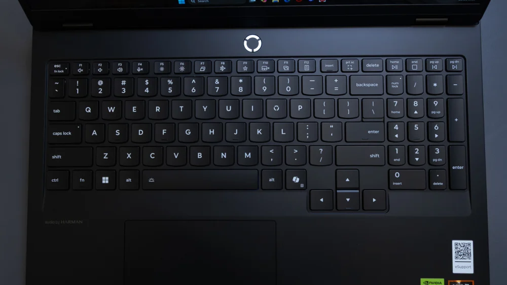 Lenovo Legion Pro 5 Gen 10: Sự quyến rũ từ màn hình OLED và bản lĩnh chiến game tầm trung 10 Lenovo Legion Pro 5 Gen 10 4