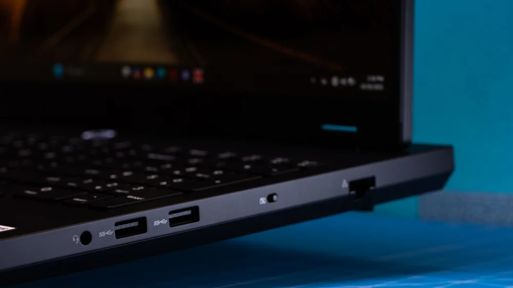 Lenovo Legion Pro 5 Gen 10: Sự quyến rũ từ màn hình OLED và bản lĩnh chiến game tầm trung 11 Lenovo Legion Pro 5 Gen 10 5