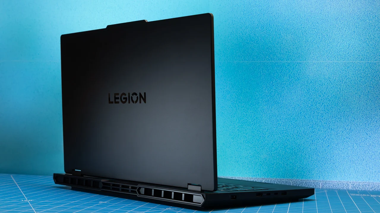 Lenovo Legion Pro 5 Gen 10: Sự quyến rũ từ màn hình OLED và bản lĩnh chiến game tầm trung 13 Lenovo Legion Pro 5 Gen 10 7